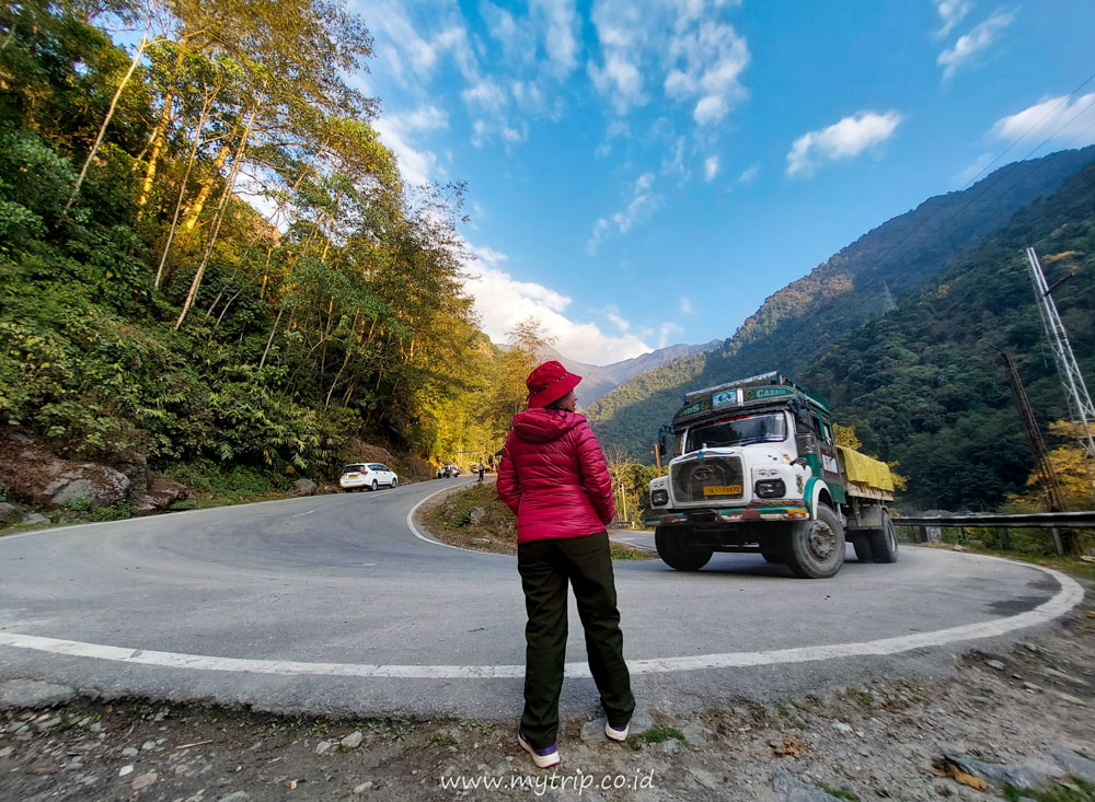 MENIKMATI SENSASI PERJALANAN DARI GANGTOK KE LACHUNG DI SIKKIM