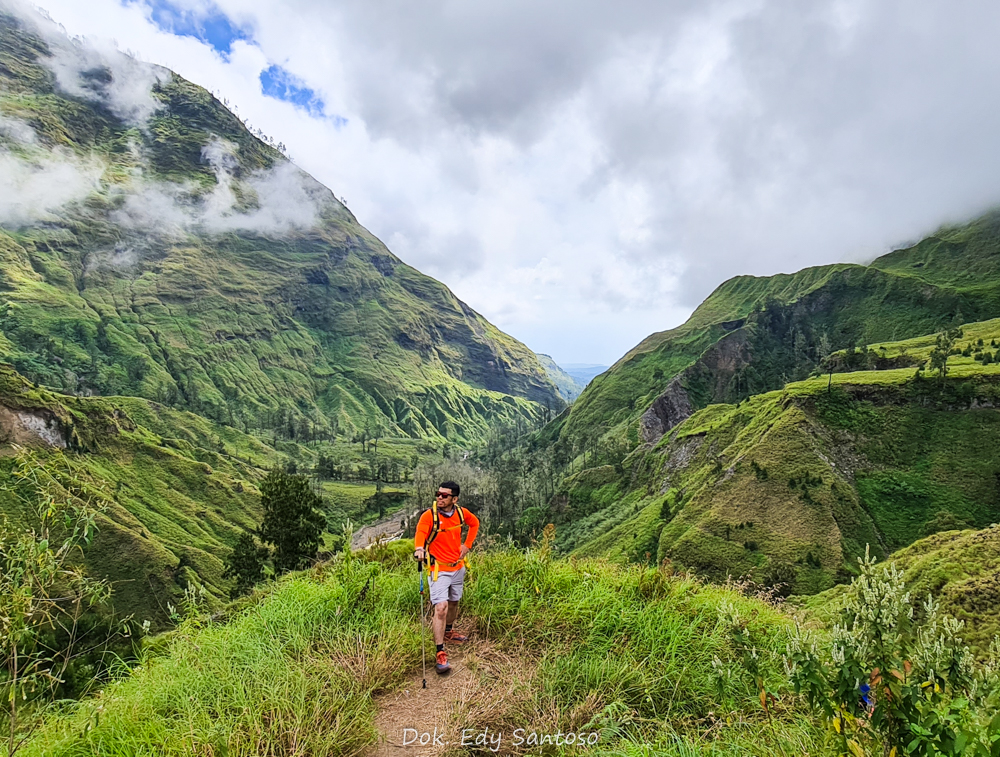 10 ALASAN KENAPA PARA PENDAKI HARUS MENCOBA JALUR TOREAN RINJANI (Bagian 1)