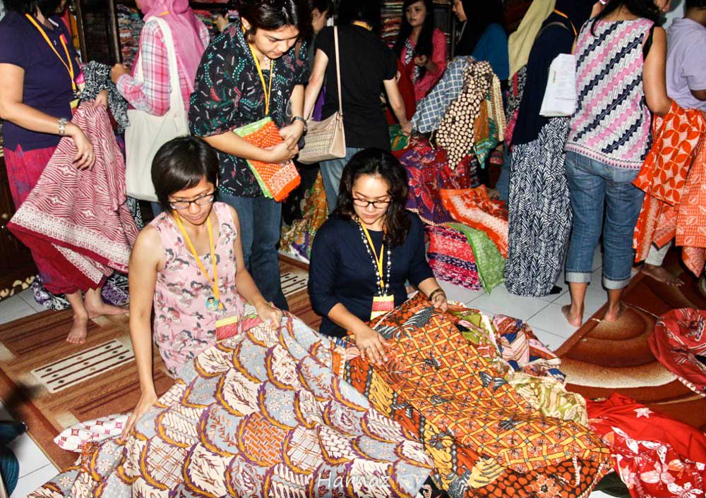 MENGINGAT PELANGI BATIK SUNDA