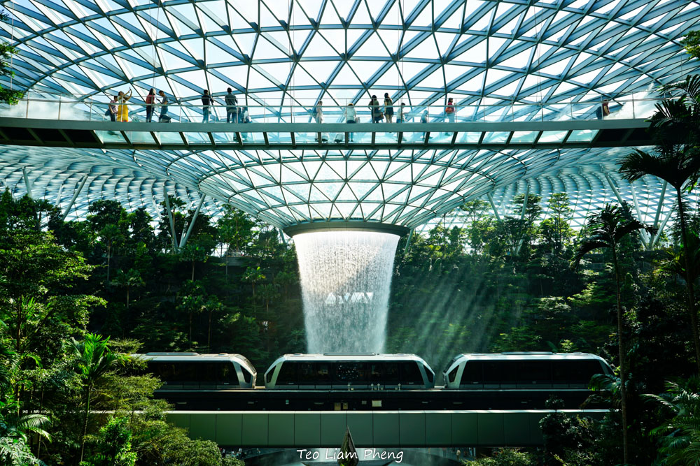 PANDUAN LENGKAP MENGEKSPLOR JEWEL CHANGI AIRPORT SAMPAI PUAS