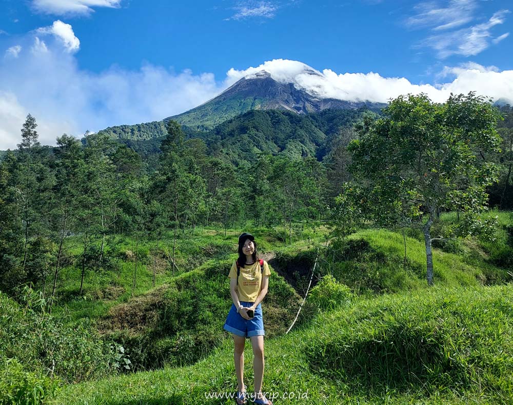 MAU MELIHAT GUNUNG MERAPI DARI DEKAT TANPA MENDAKI? KE BUKIT KLANGON AJA…