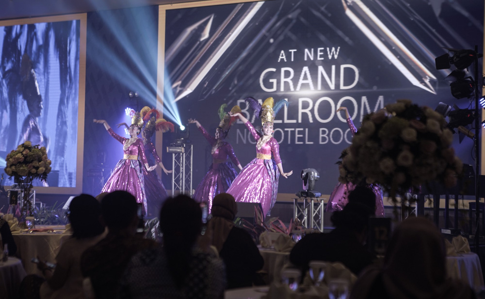 CAMPURAN BUDAYA LOKAL PADA WAJAH BARU NOVOTEL BOGOR