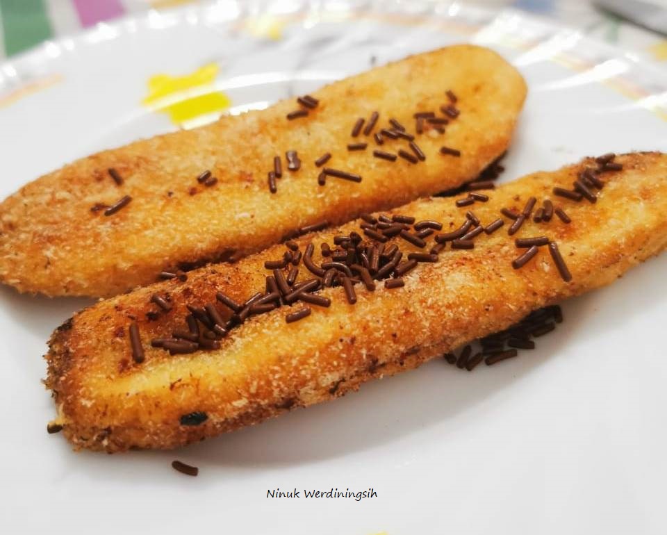 JANGAN LUPA CICIPI PISANG GORENG ENBAL SAAT LIBURAN DI PULAU KEI YA...