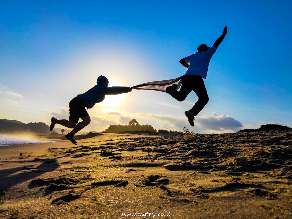 PANTAI & BUKIT EGE DI PULAU SABU NTT, COCOK BUAT PHYSICAL DISTANCING