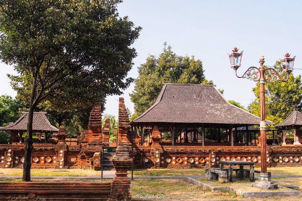 ITINERARY DAN ESTIMASI BIAYA EKSPLOR CIREBON 3 HARI
