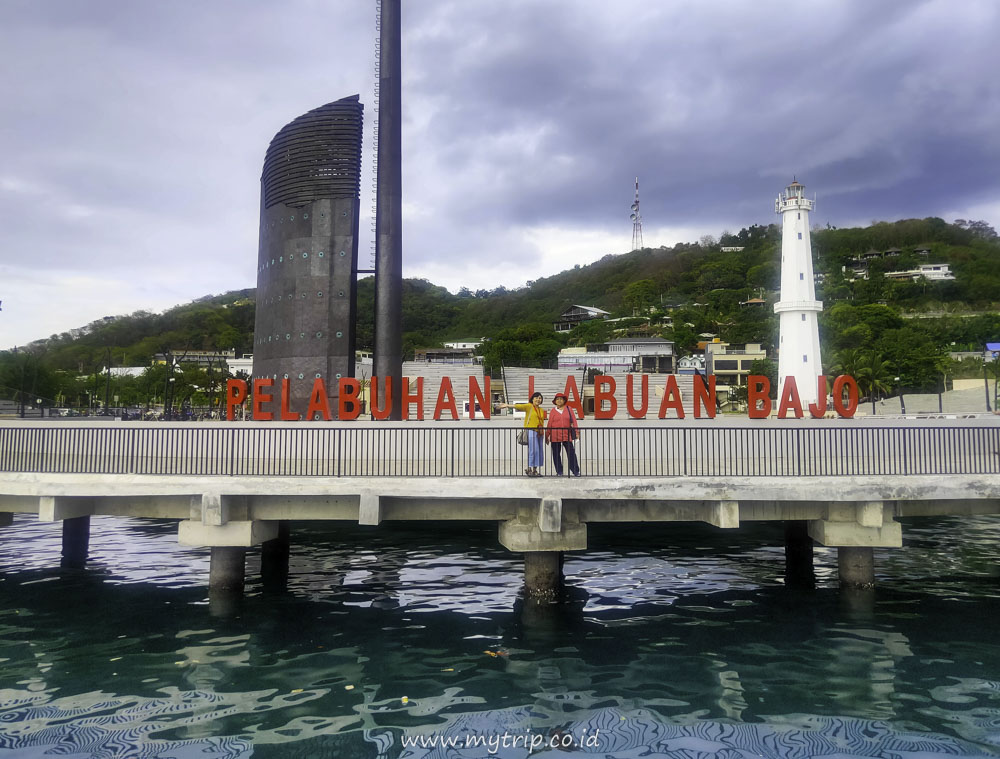 INILAH MARINA LABUAN BAJO, TEMPAT IBU IRIANA MINTA FOTO BARENG ANDMESH KAMALENG